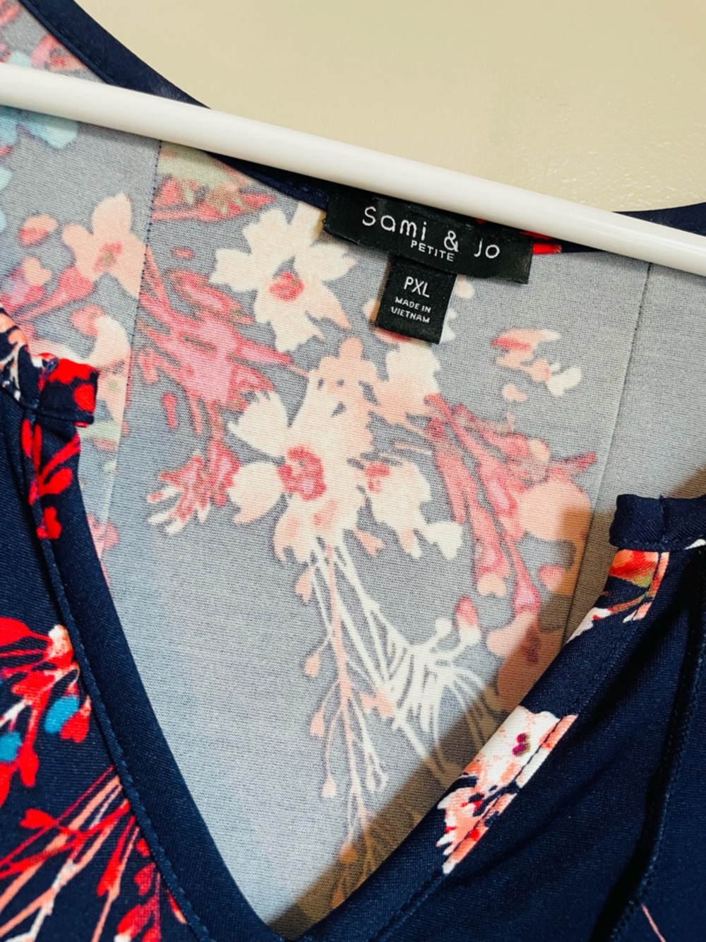 Sami & Jo Navy Floral V-Neck Mini Dress - Picture 3 of 4